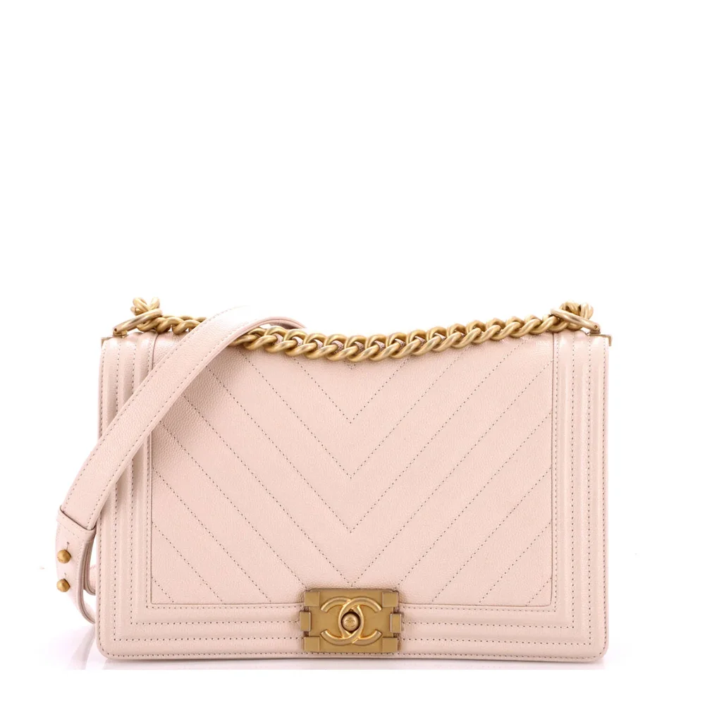 Pre-Owned Chanel Boy Flap Bag Chevron Caviar New Medium