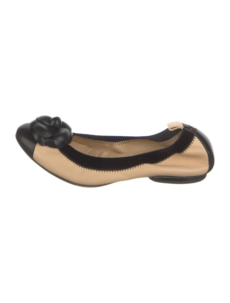 Pre-Owned Vintage 2011 Flats
