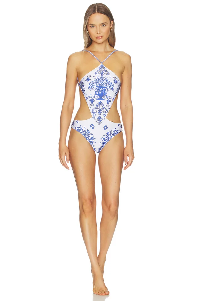 Clio One Piece