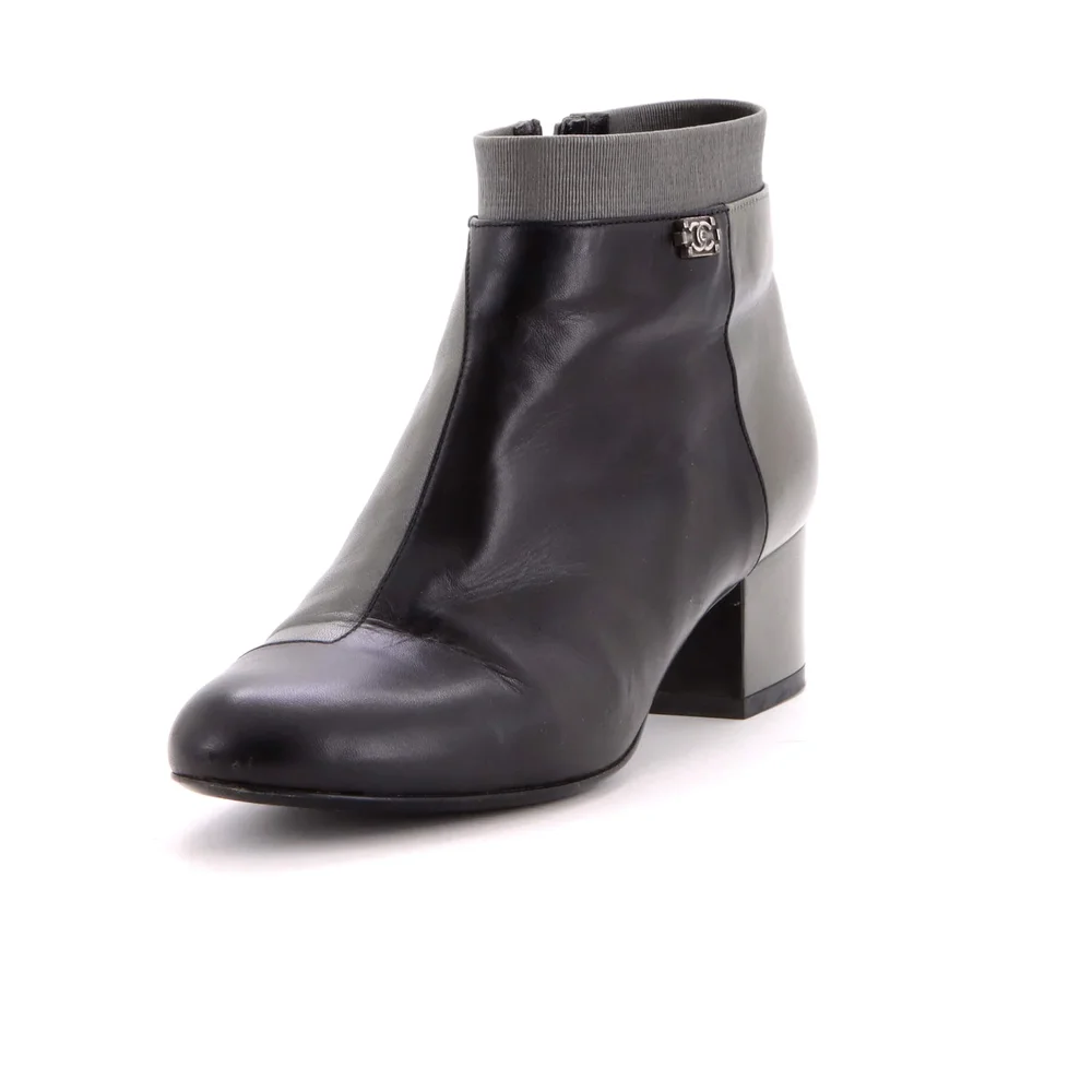 Pre-Owned Women's CC Cap Toe Ankle Boots Leather, Size US 7 (IT 37)