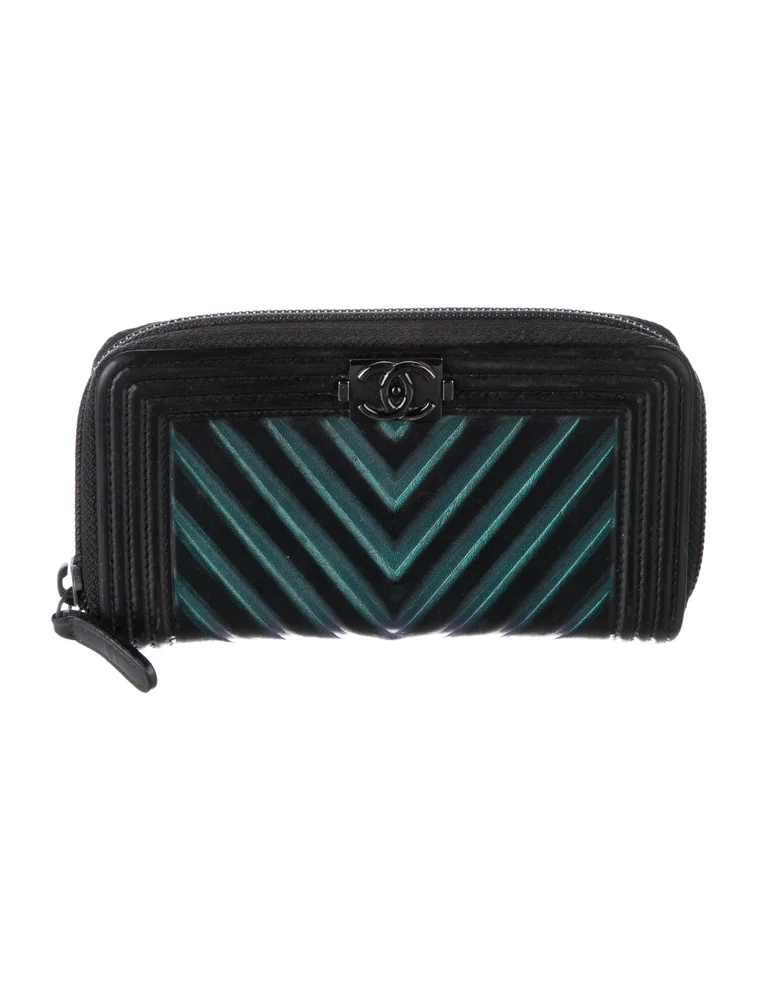 2017 Interlocking CC Logo Continental Wallet