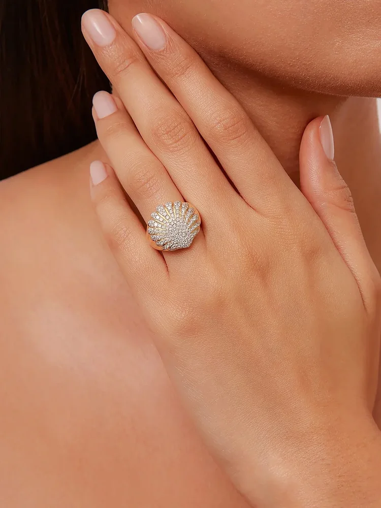 Coquillage Signet Ring