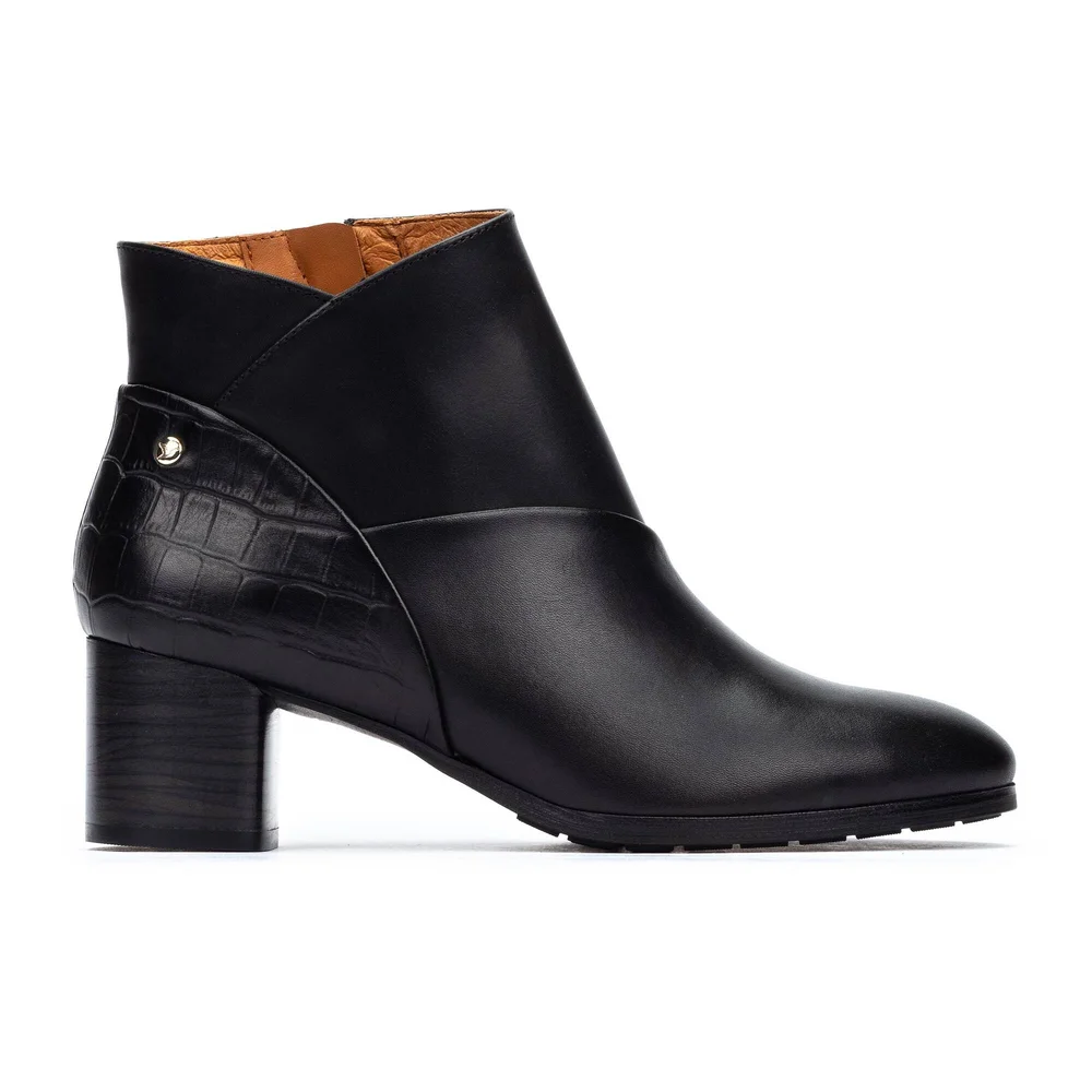 Calafat Classic Ankle Boots