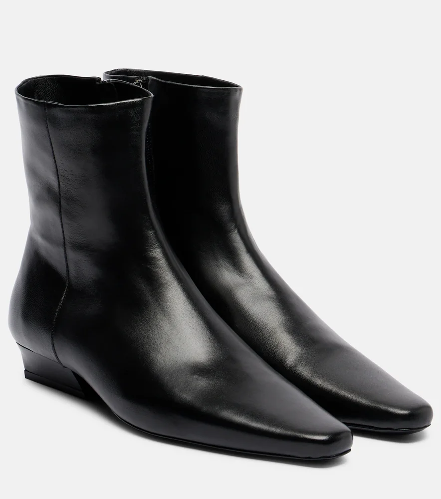 Wally Flat leather ankle boots