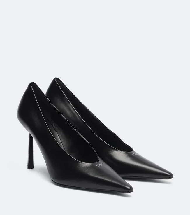 Leather pumps