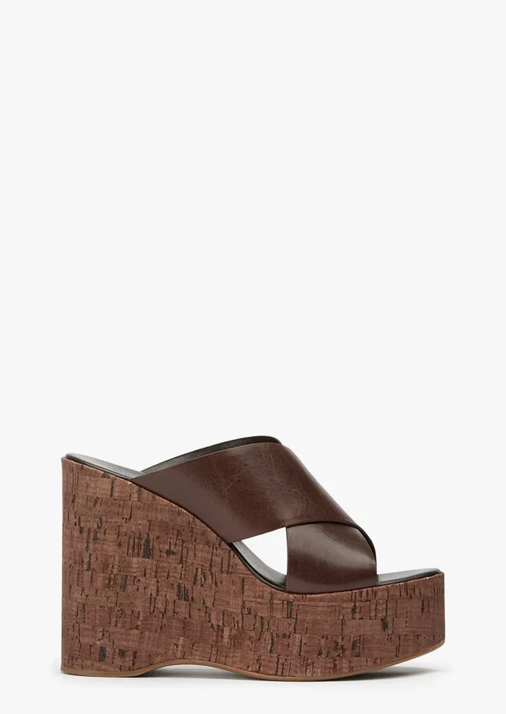 Vamore Platform Wedge Sandal in Chocolate