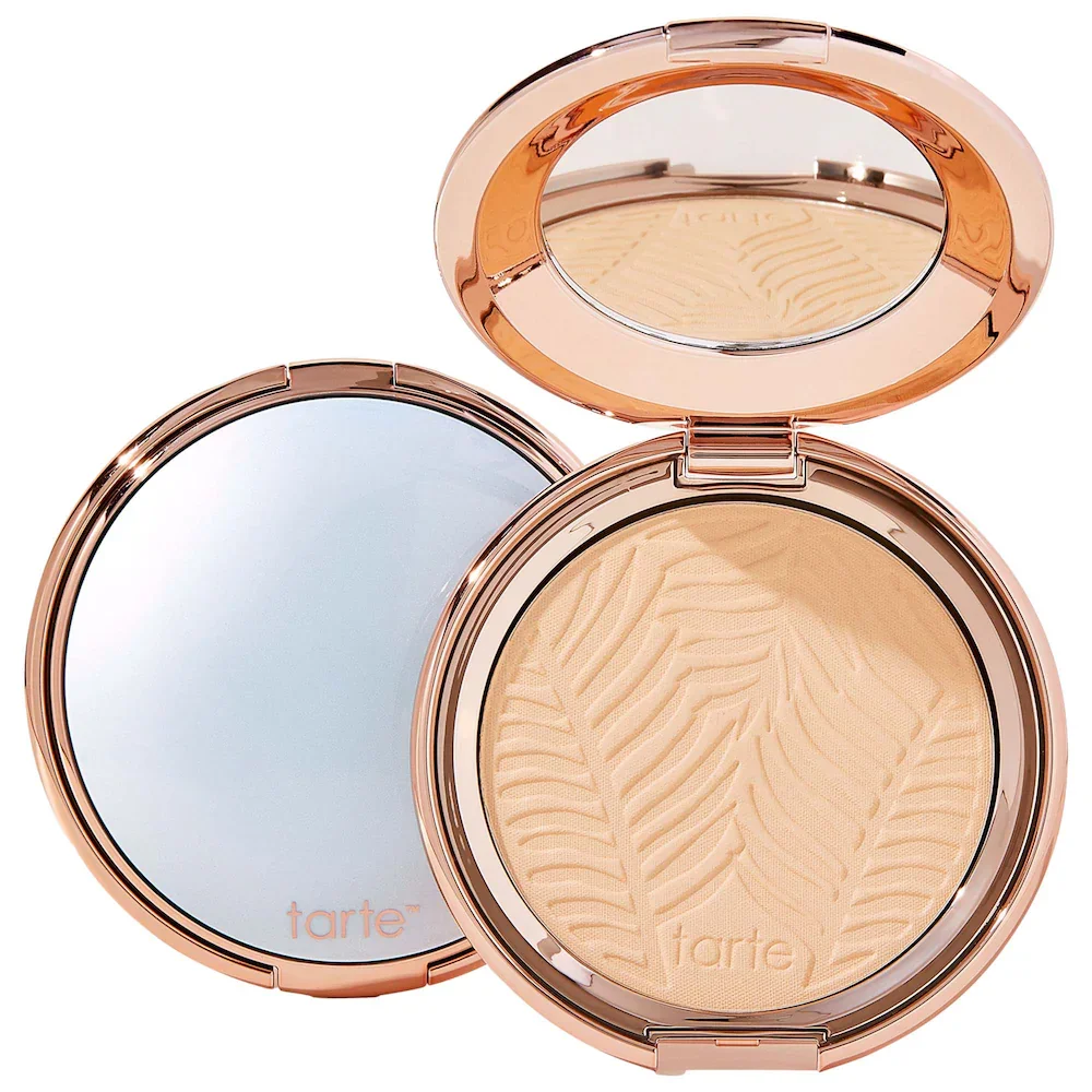 Amazonian clay 16-hour blurring powder foundation in 12N Fair Neutral