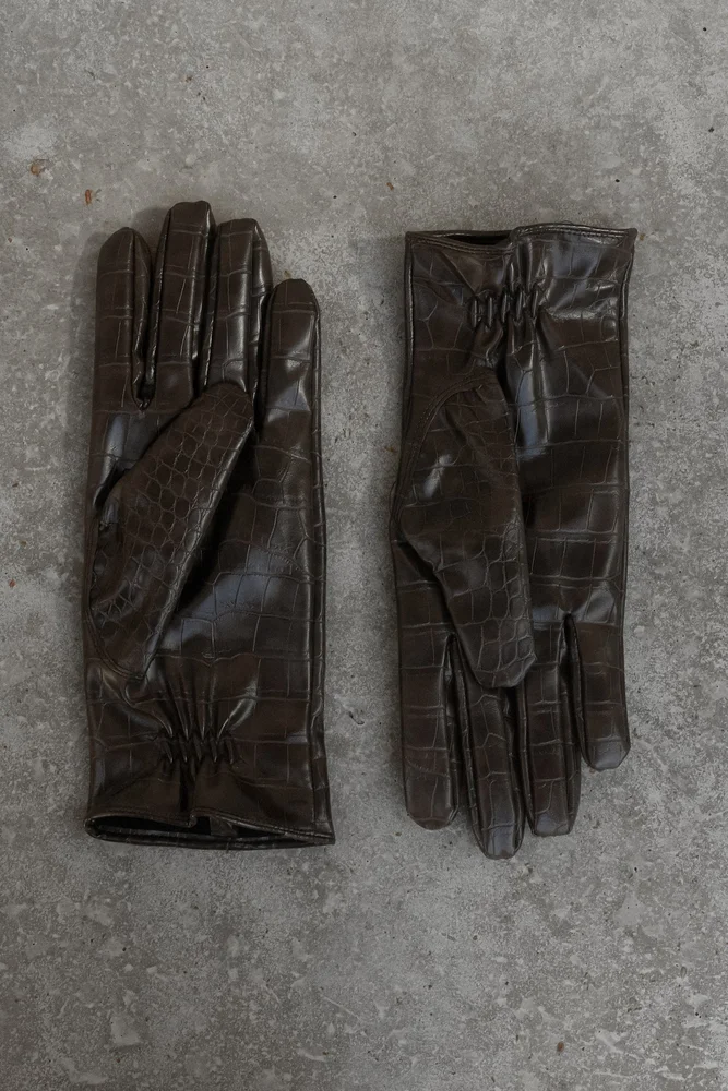 Atlas Faux Leather Crocodile Gloves - Chocolate