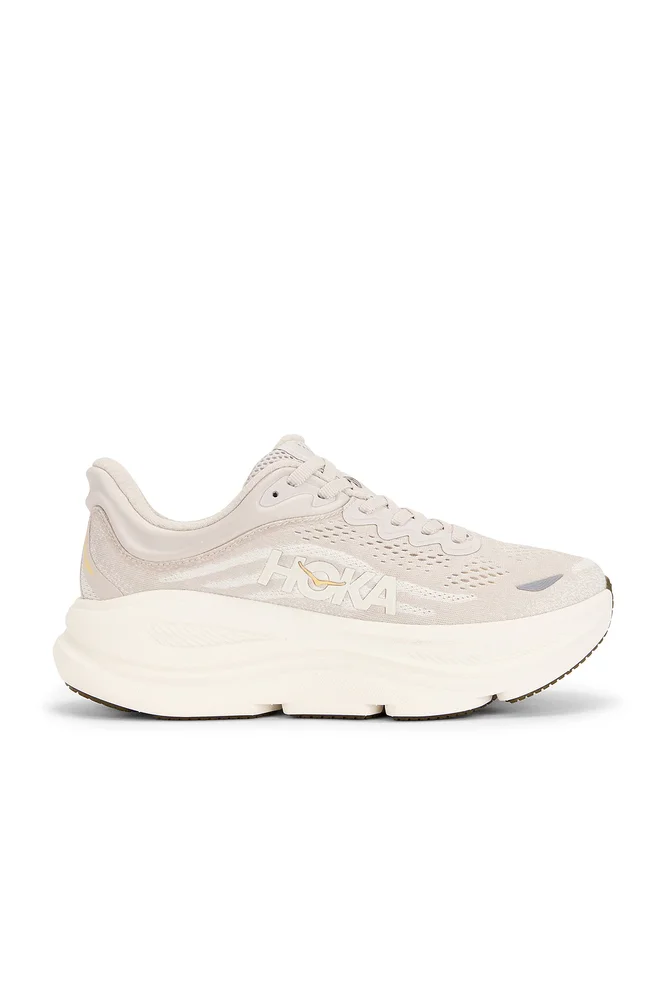Bondi 9 Sneaker in Alabaster