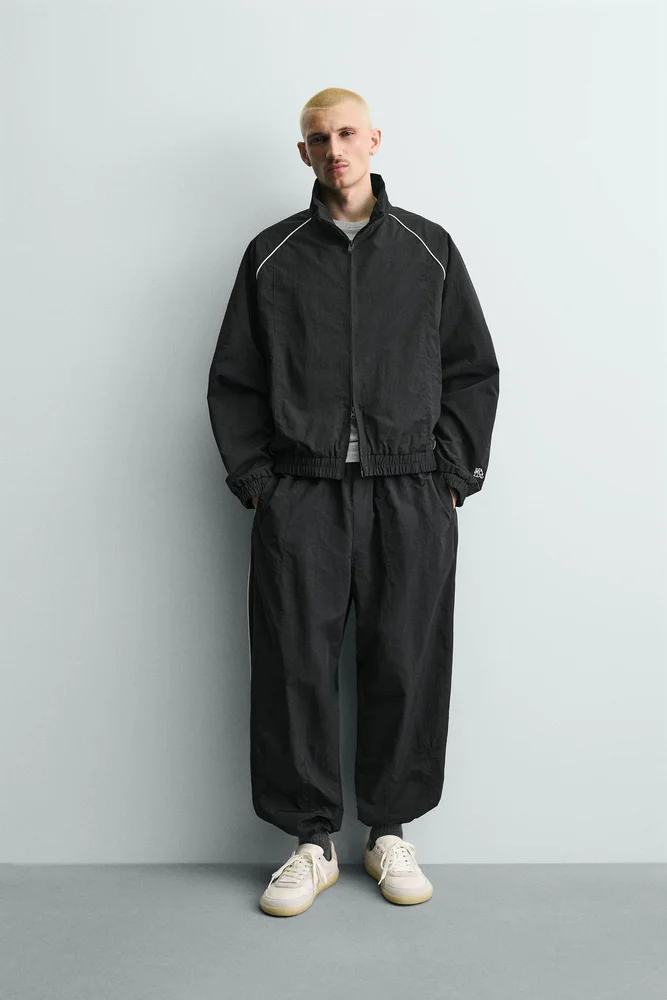 CONTRASTING TECHNICAL JACKET