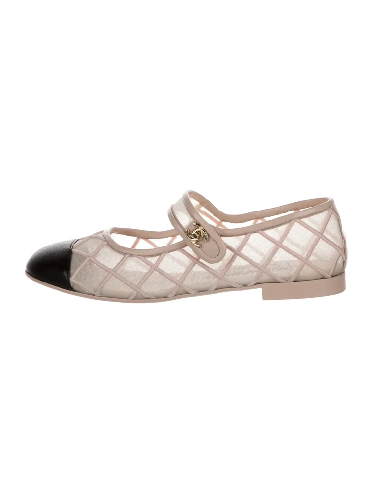 Pre-Owned Interlocking CC Logo Mesh Mary Jane Flats