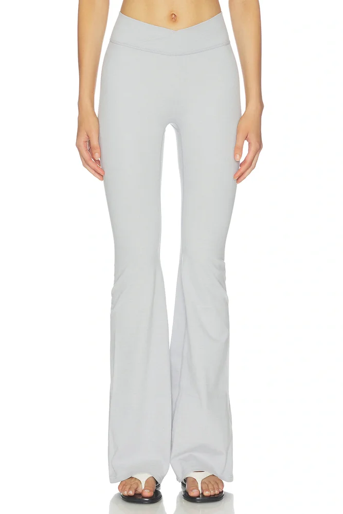 The V Flare Legging