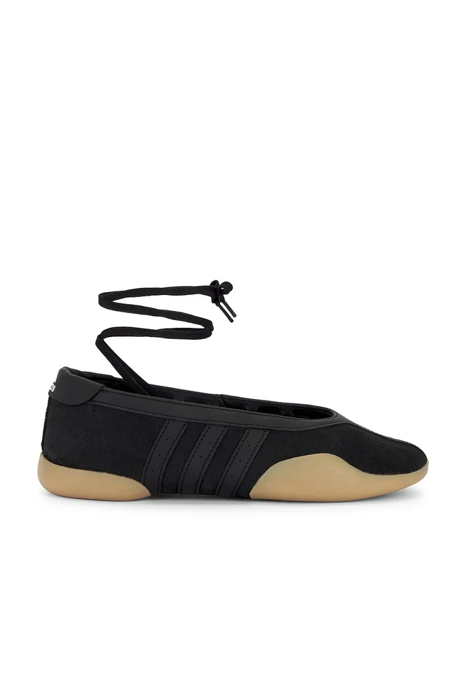 Italian Leather Strappy Ballet Flat in Black
