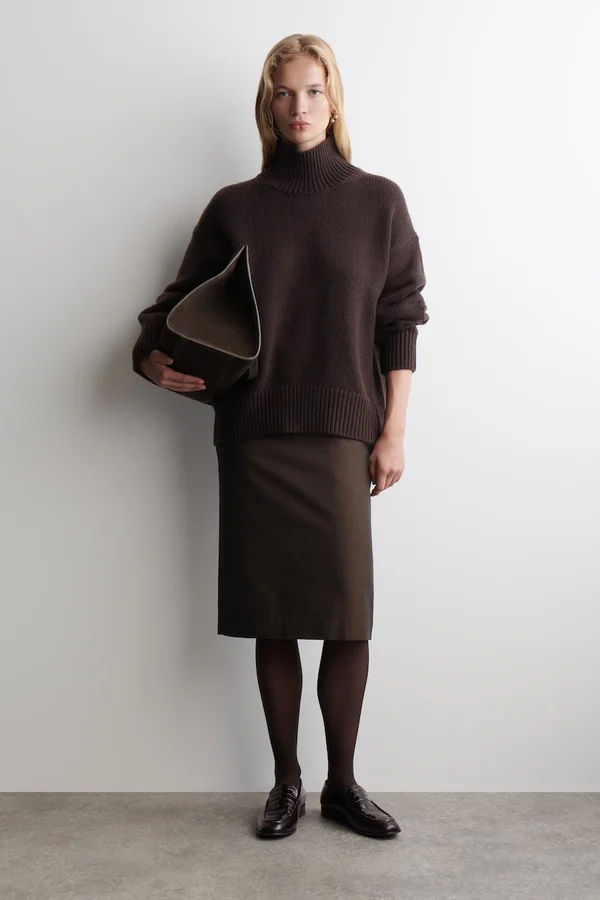 CHUNKY FUNNEL-NECK WOOL SWEATER - BROWN