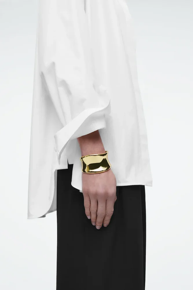 SCULPTED CUFF