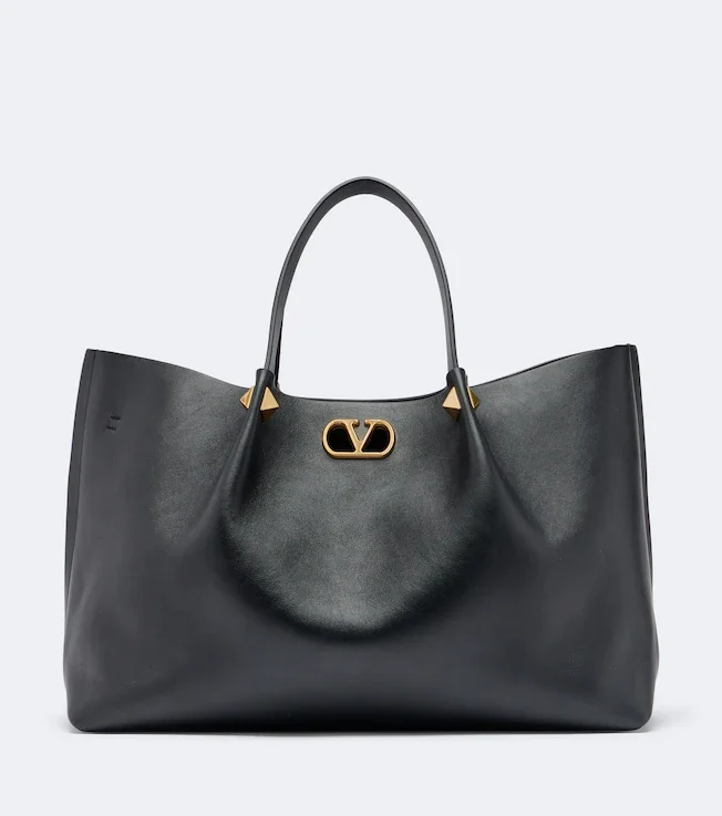 VLogo Signature Large leather tote bag