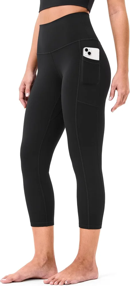Essential Capri Leggings with Pockets 21" Inseam - Black