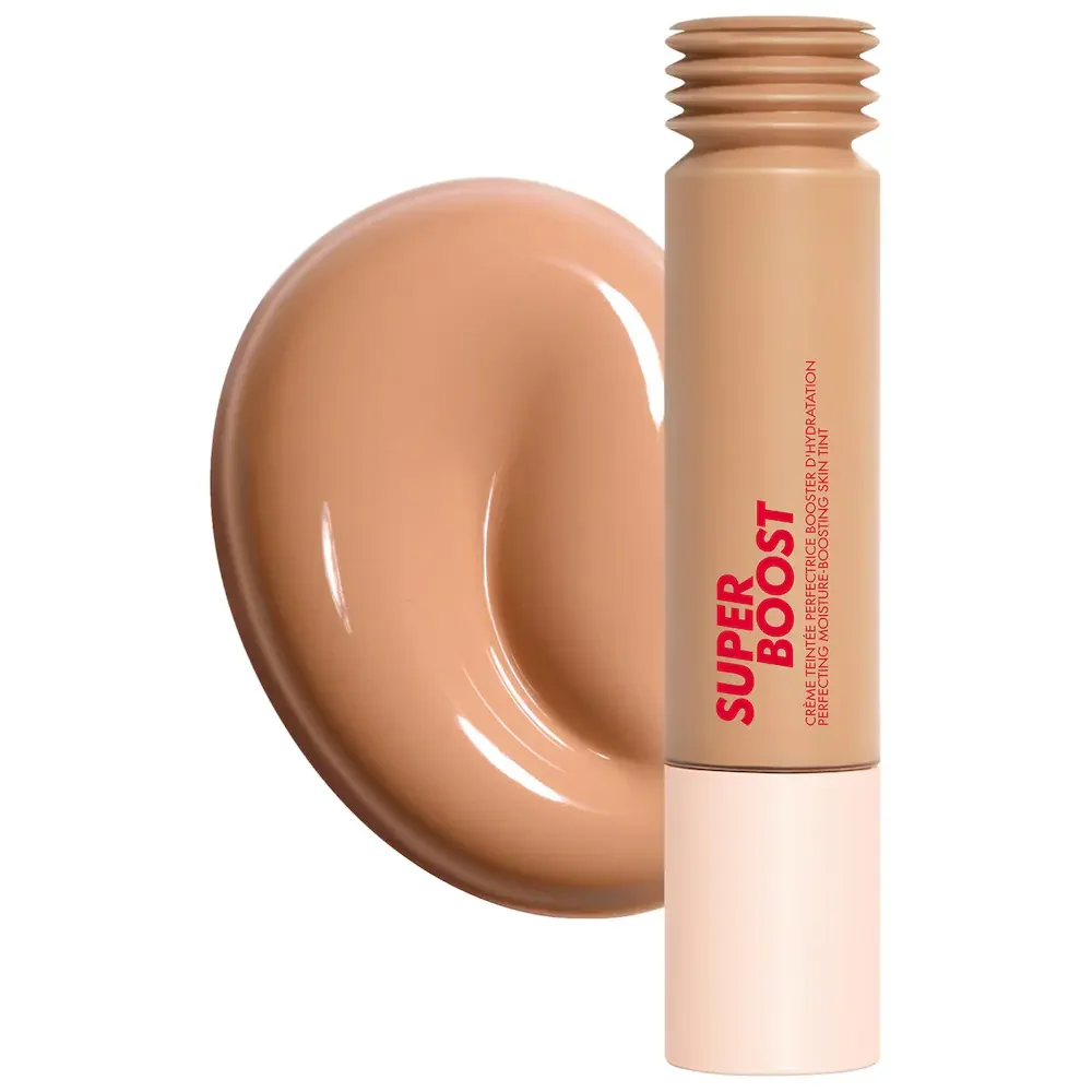 Super Boost Lightweight Moisturizing Skin Tint with Hyaluronic and Polyglutamic Acids in 05