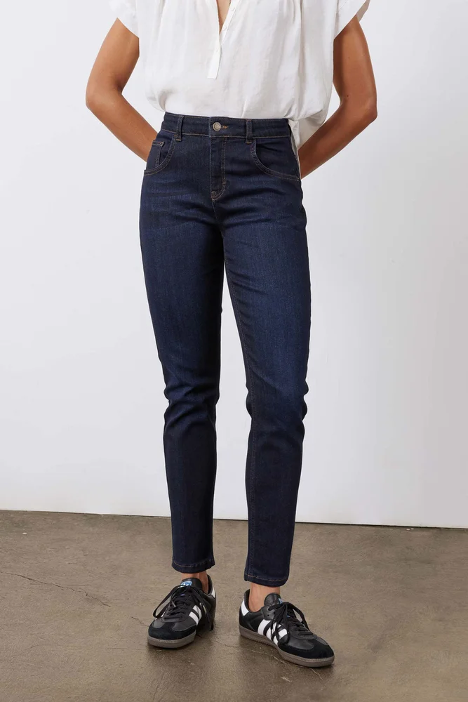 Iconic Fitted Jeans 2.0, Dark Ocean Wash