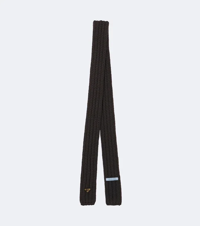 Virgin wool scarf