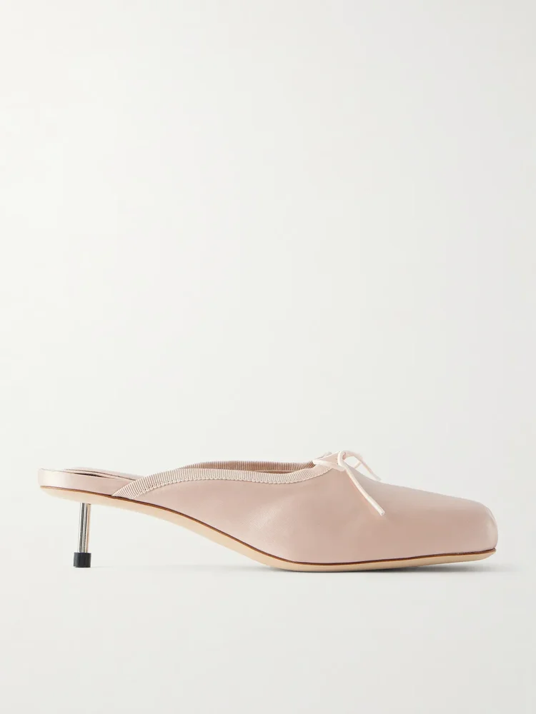 pointe bow detailed satin pumps