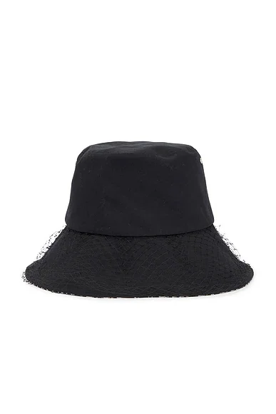 Oblique Trotter Tulle Hat