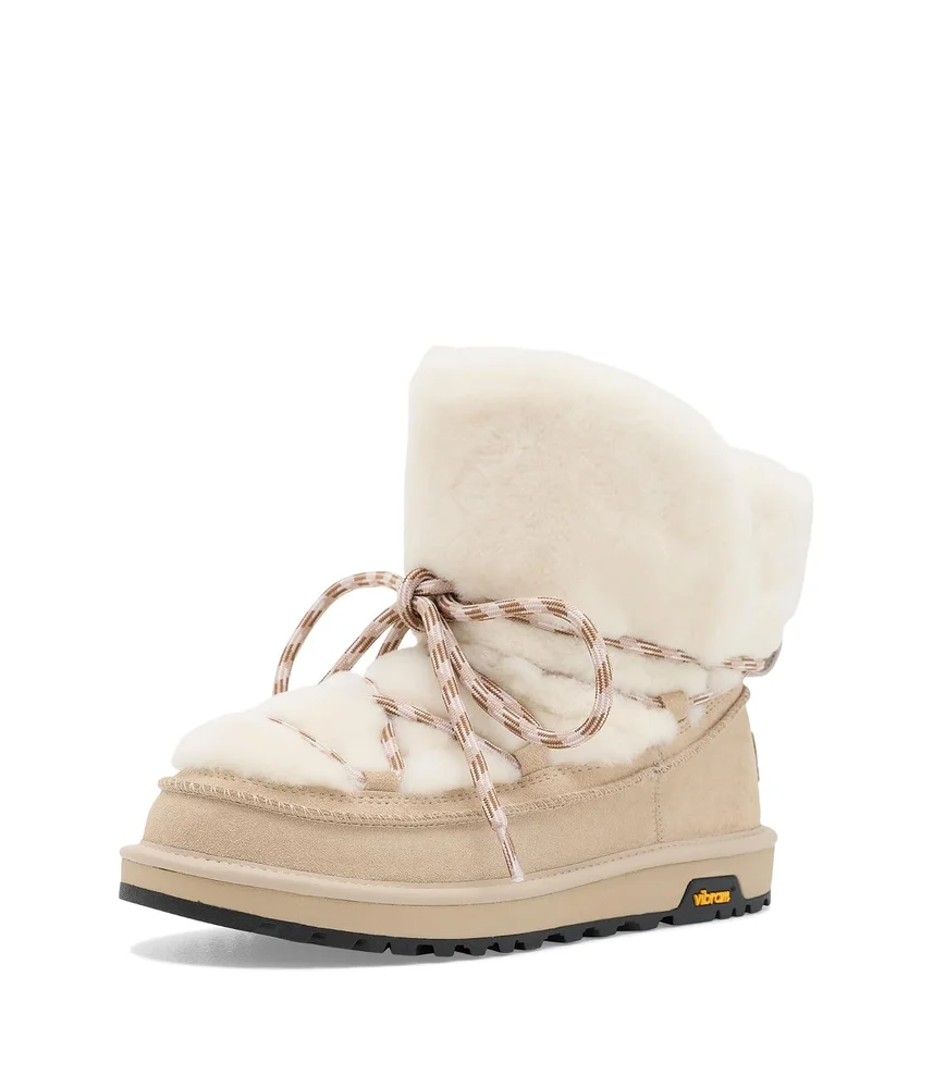 Classic Tread Fluffed Boots in Moonlight