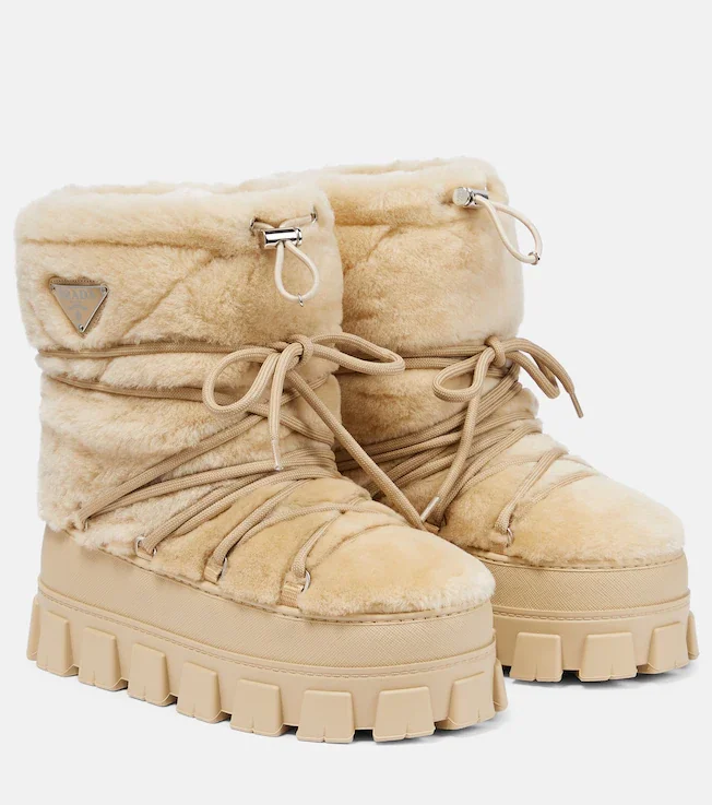 Shearling and leather snow boots