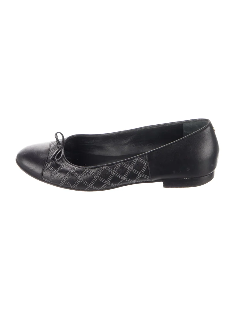 Pre-Owned 2014 Black Quilted Cap-Toe Ballet Flats