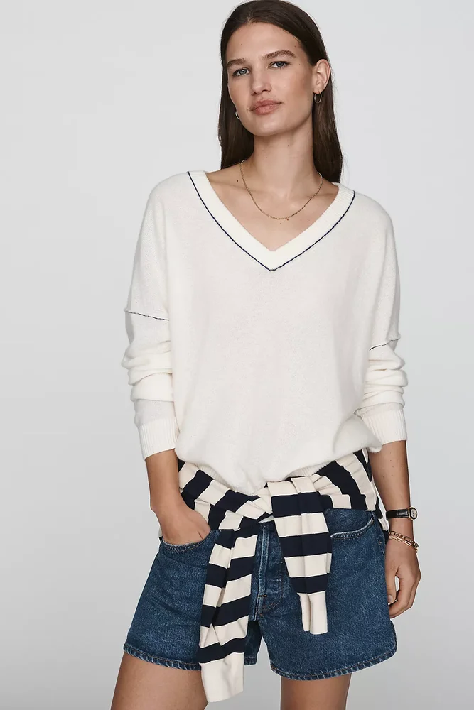 100% Cashmere V-Neck Sweater