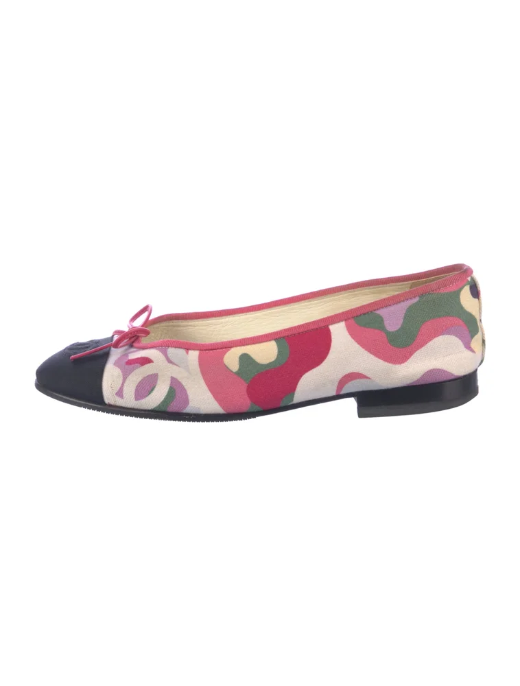 Interlocking CC Logo Canvas Ballet Flats