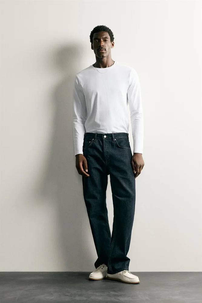 BASIC SLIM FIT T-SHIRT