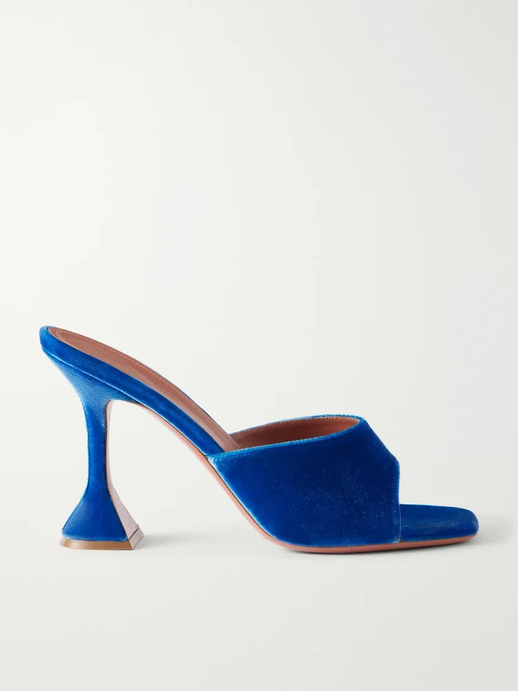 Lupita 95 velvet mules