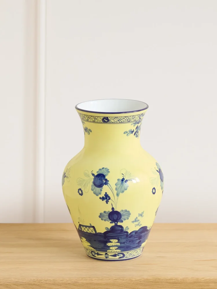 Oriente Italiano Ming porcelain vase