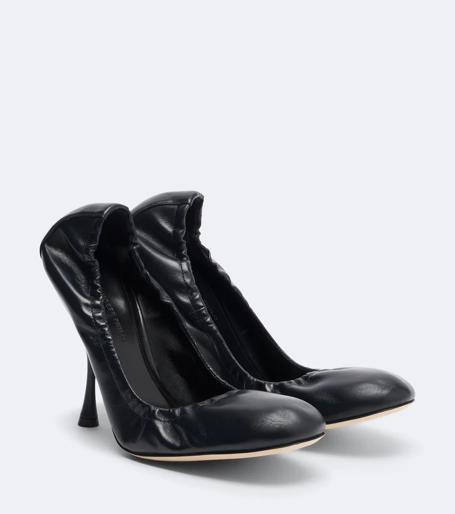 Leather pumps
