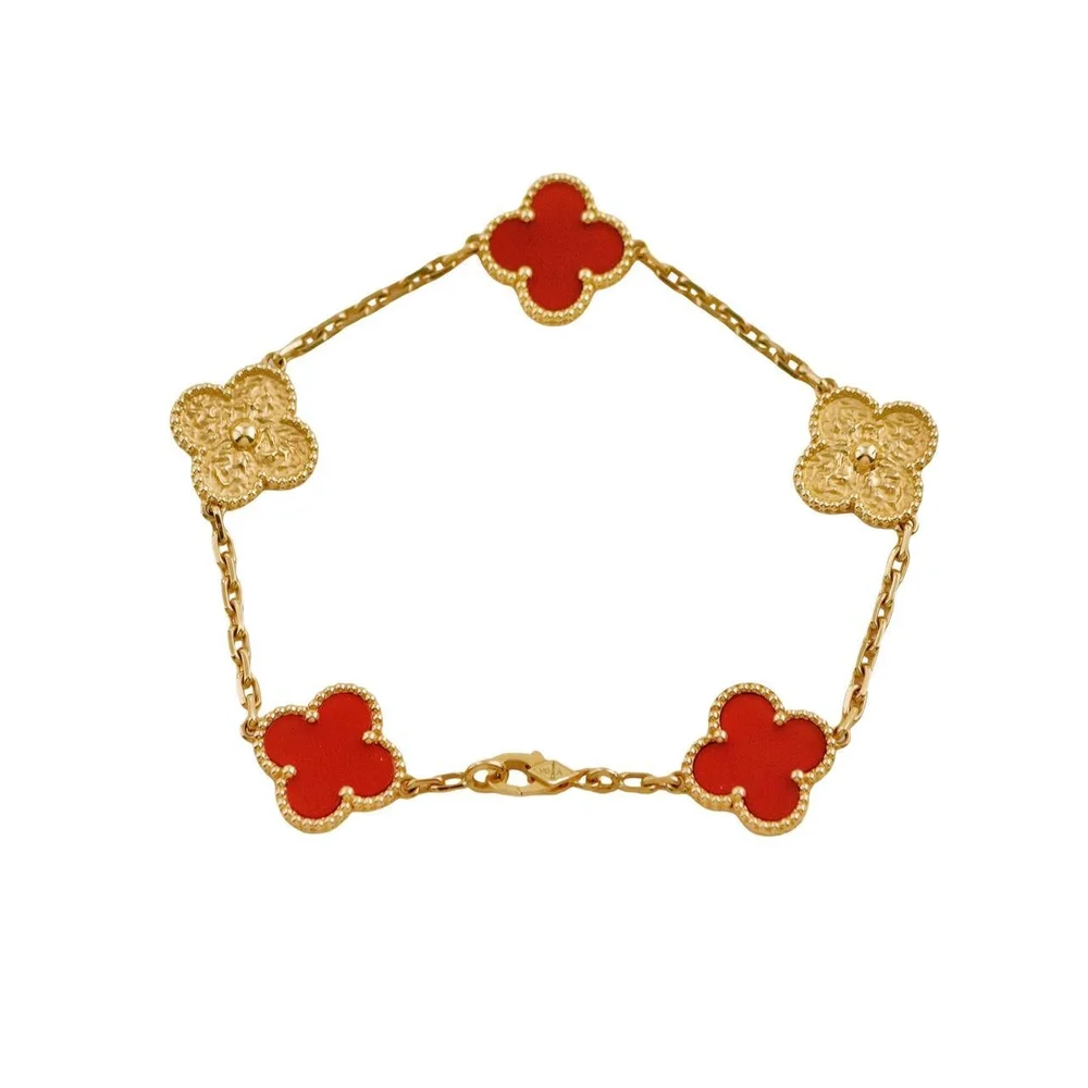 Pre-Owned Selfridges Limited-Edition Alhambra Carnelian Hammered Bracelet