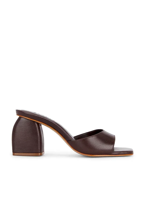 Leena Sandal