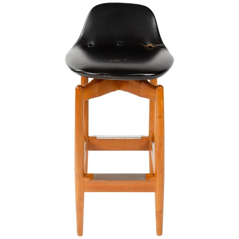 Swiveling Bar Stool by Arne Vodder