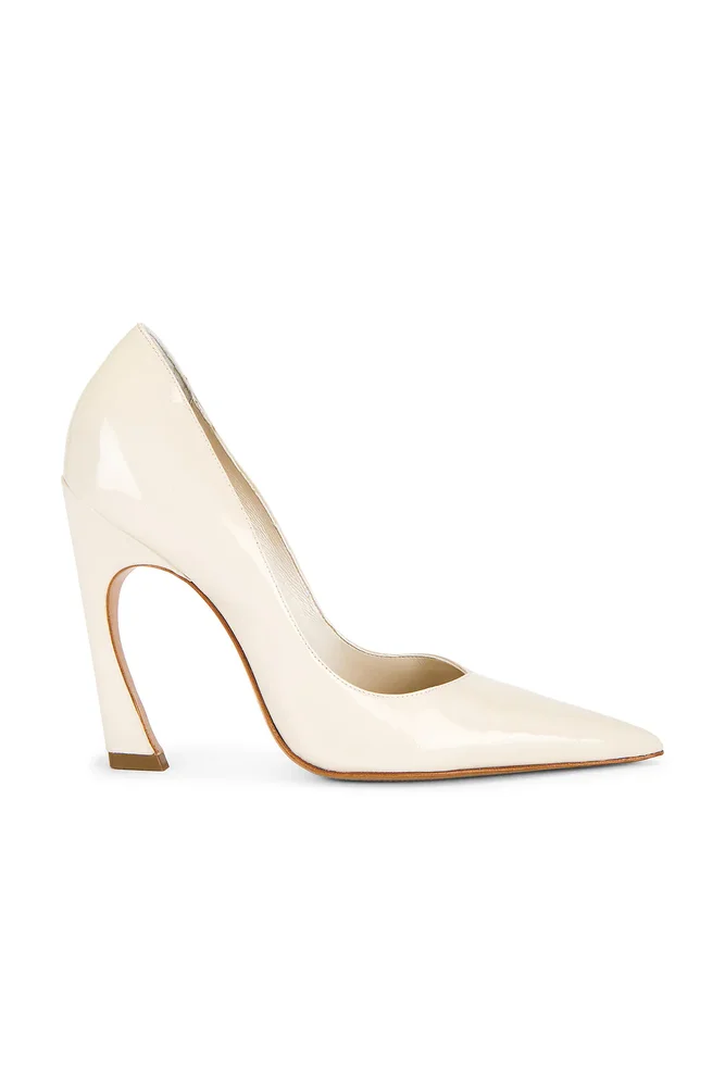 Lexi Pump in Sugar White