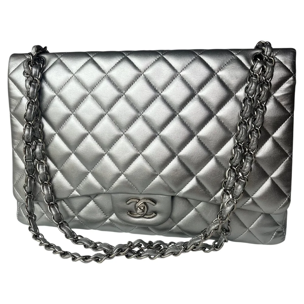 Pre-Owned Classic Flap Maxi Silver Lambskin Single Flap, Silver Hardware