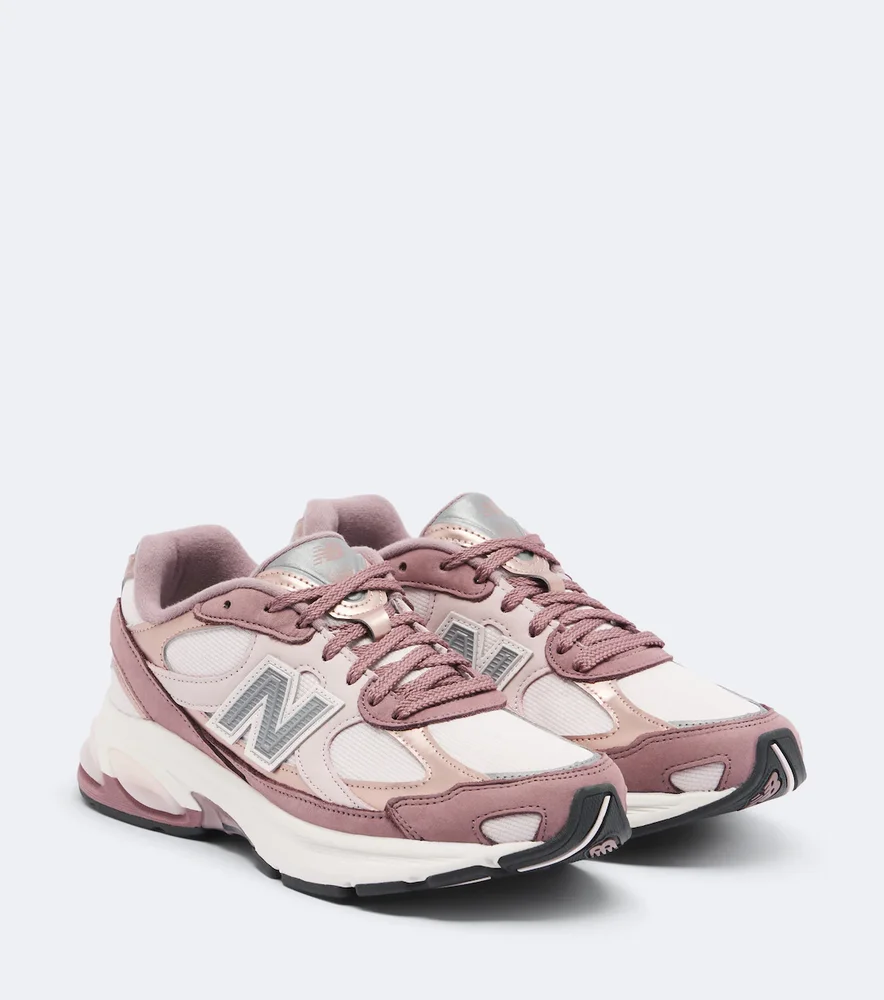 2010 leather-trimmed sneakers