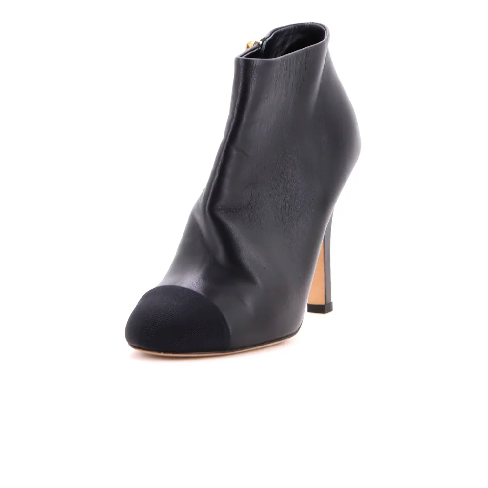 Pre-Owned Women's Cap Toe Pearl Embellished Heeled Ankle Boots Leather with Grosgrain, Size US 7.5 (IT 37.5)