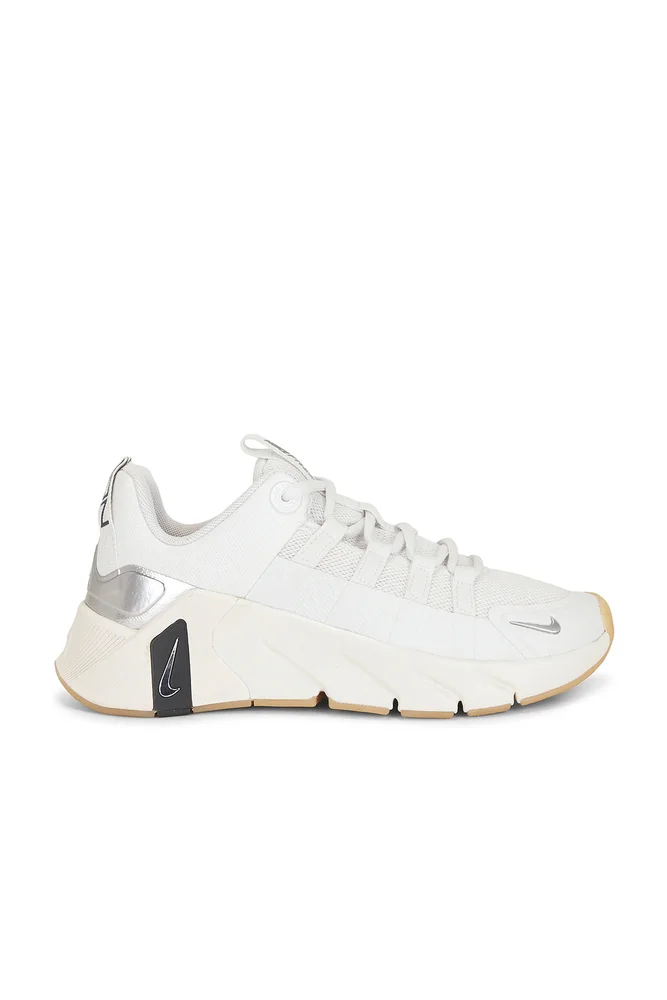 Free Metcon 7 Sneaker - Summit White & Metallic Silver
