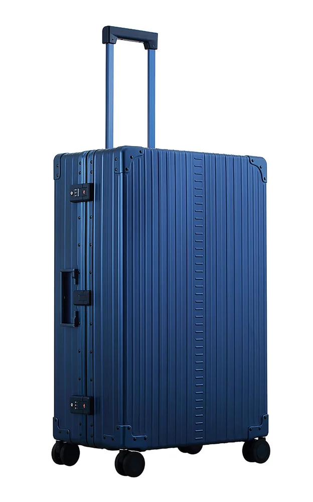 30" Macro Traveler Checked