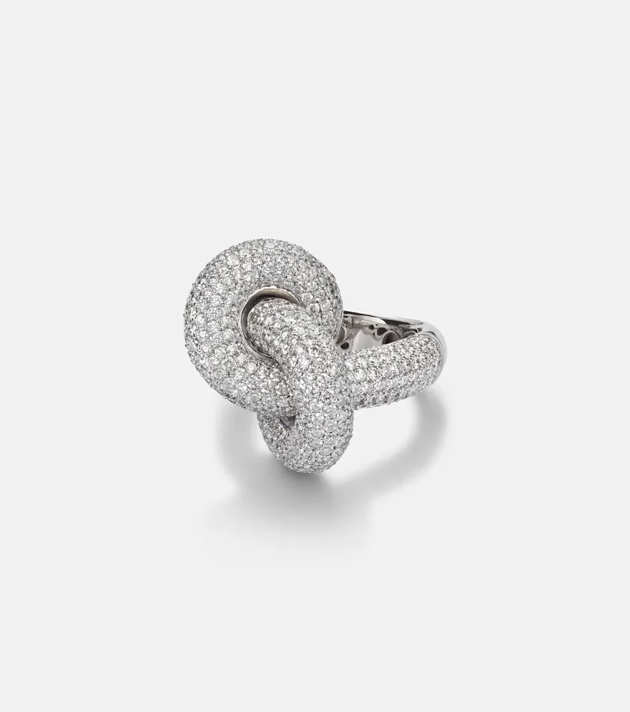 Legacy Knot Big 18kt white gold ring with diamonds