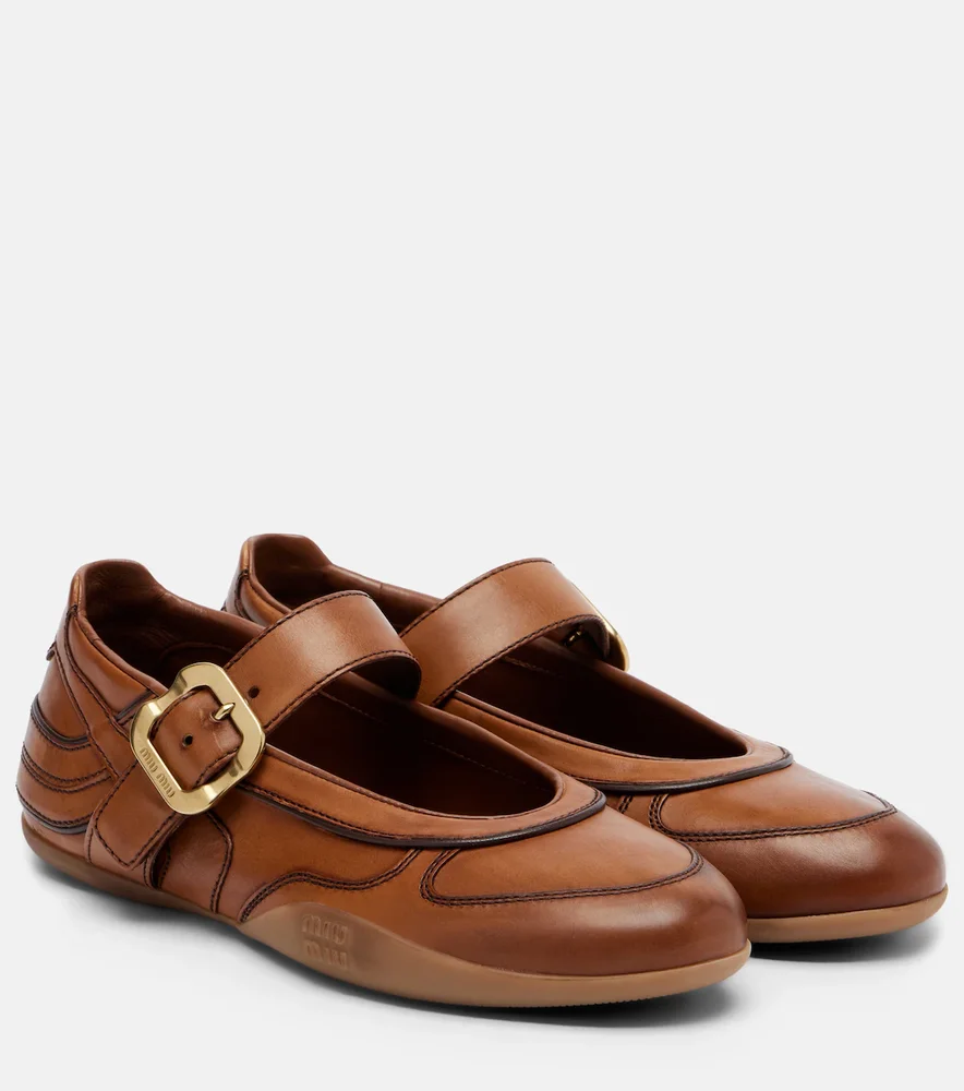Gymnasium leather ballet flats