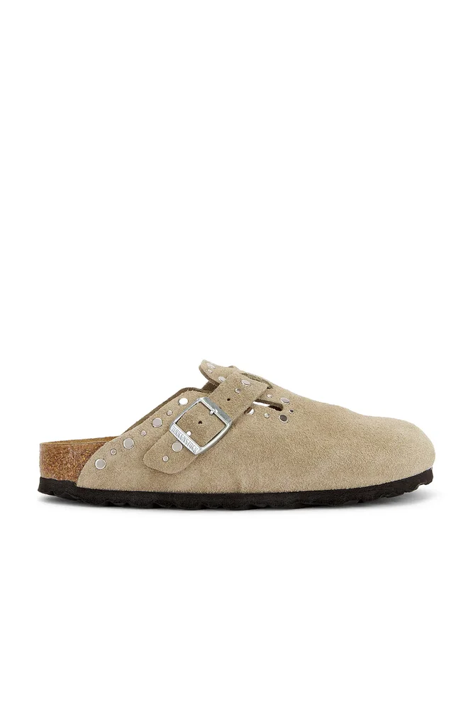 Boston Rivets Clog