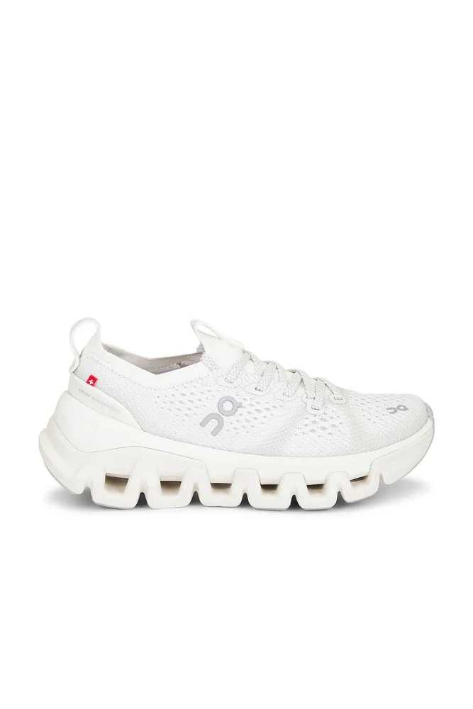 Cloud X Tempo Sneaker