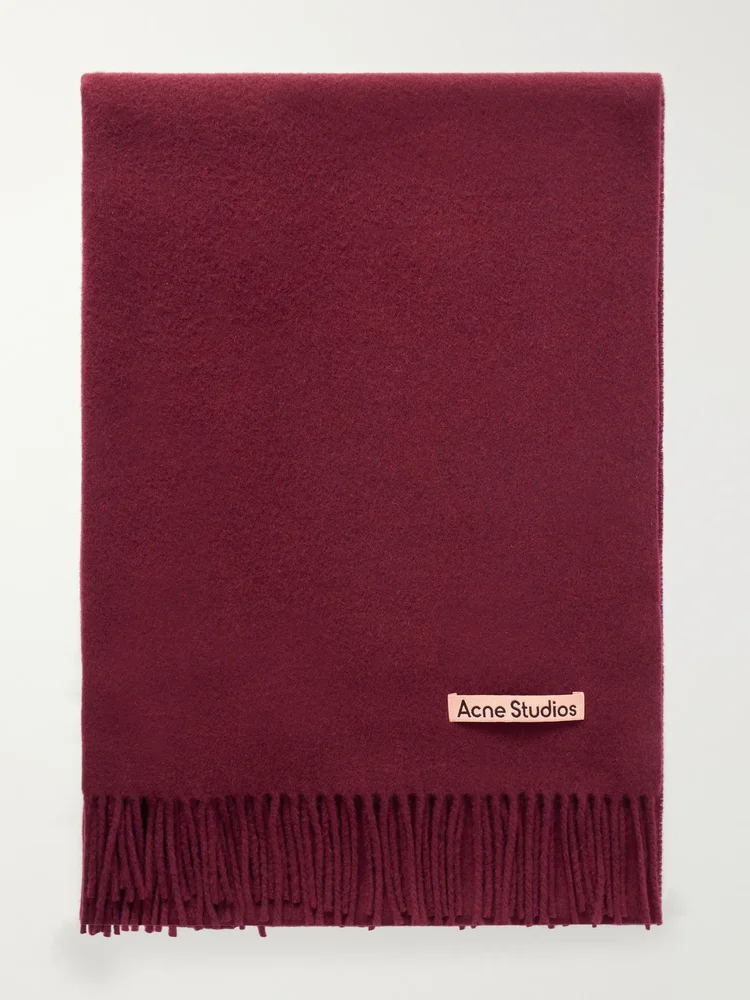 Fringed wool scarf