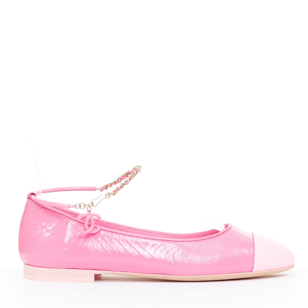 Pre-Owned crinkled leather ankle chain CC charm flats